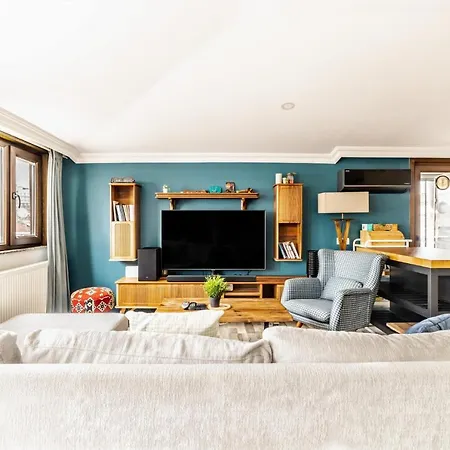 Central And Cozy Flat With Terrace In Sisli Апартаменты Стамбул