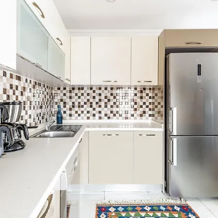 Апартаменты Central And Cozy Flat With Terrace In Sisli