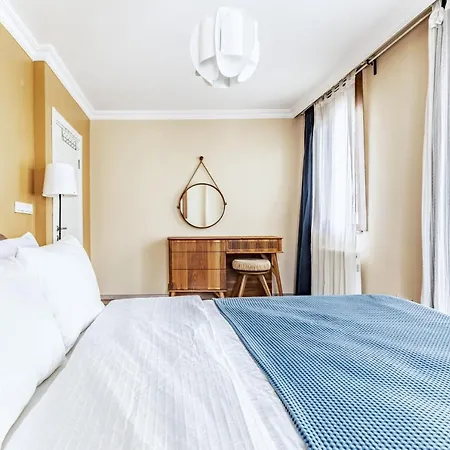 Central And Cozy Flat With Terrace In Sisli Апартаменты
