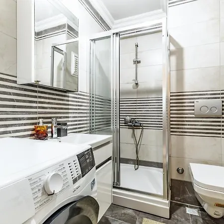 Central And Cozy Flat With Terrace In Sisli Апартаменты