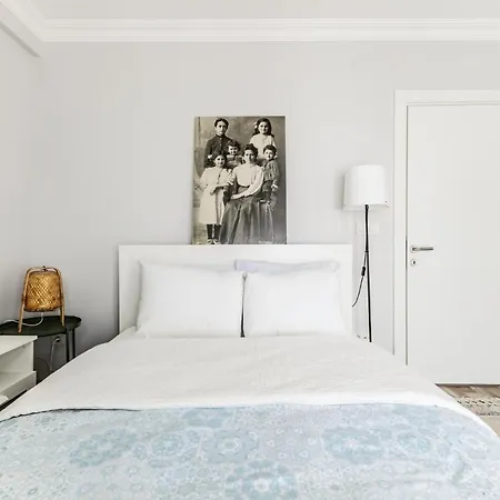 Апартаменты Central And Cozy Flat With Terrace In Sisli Стамбул