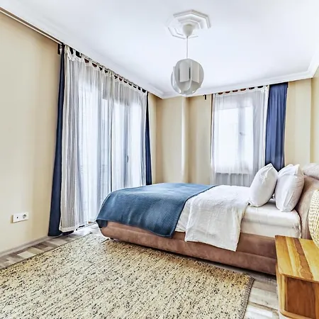 Central And Cozy Flat With Terrace In Sisli Apartamento